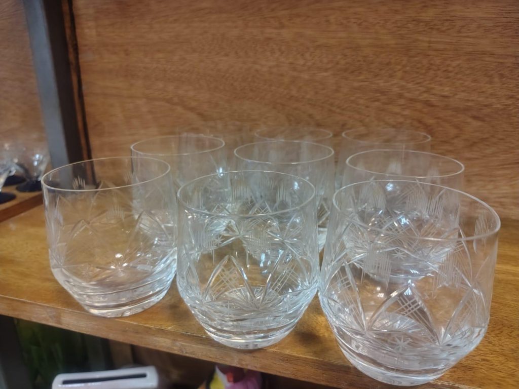 Juego de vasos de cristal tallado para whisky