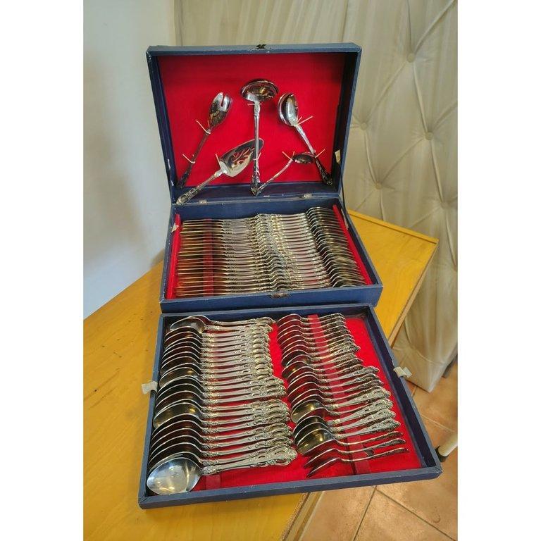 Juego De Cubiertos Vintage Acero Inoxidable Korea Con Estuche Y Piezas De Servicio