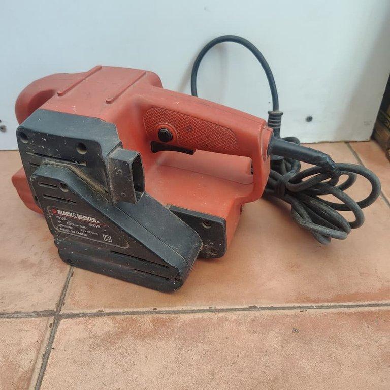 Lijadora de banda Black & Decker KA85